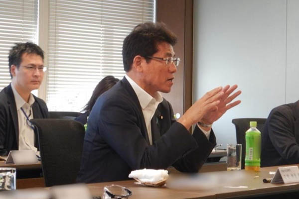 企業視察