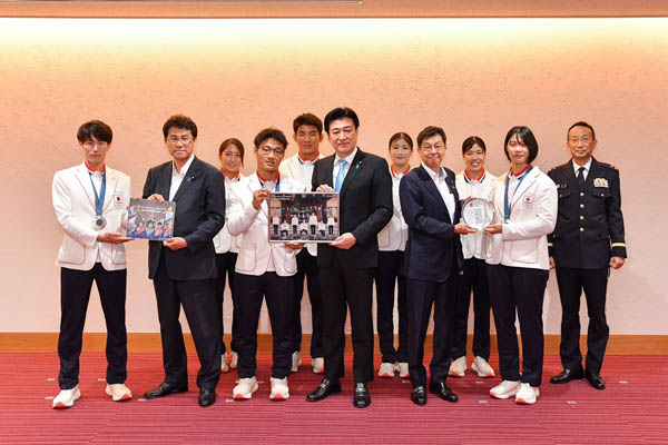 パリオリンピック選手による帰国報告