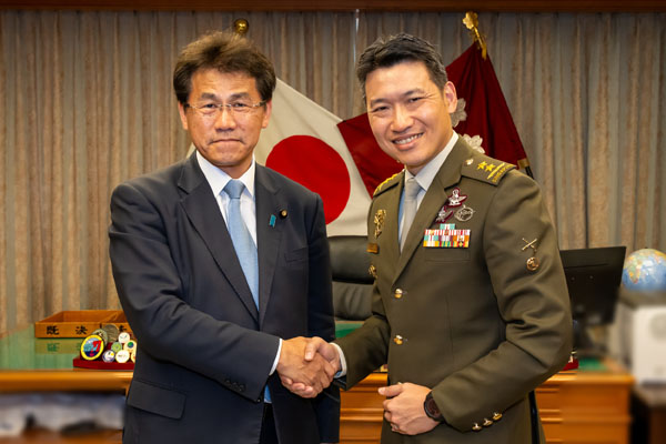 シンガポール陸軍司令官による三宅政務官表敬