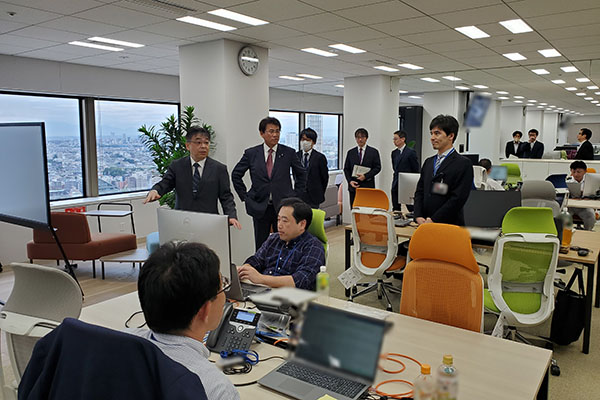 防衛イノベーション科学技術研究所の視察