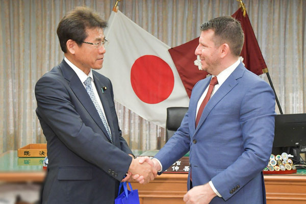 エストニア外務省外務次官による三宅政務官への表敬