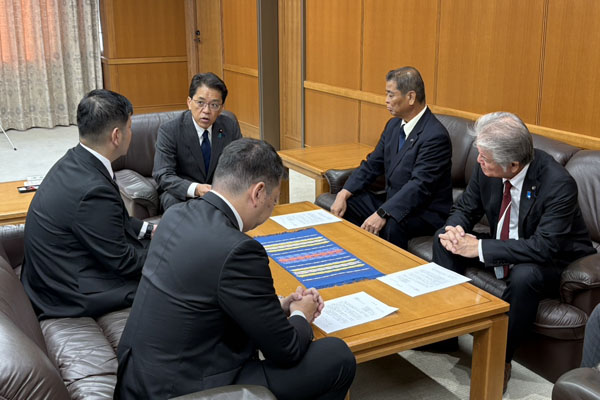沖縄県北谷町議会議員及び北谷町長からの要請