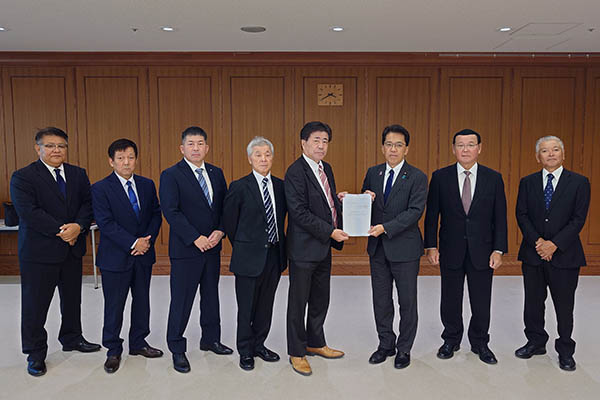 北部地区軍用地等地主会長協議会等からの表敬