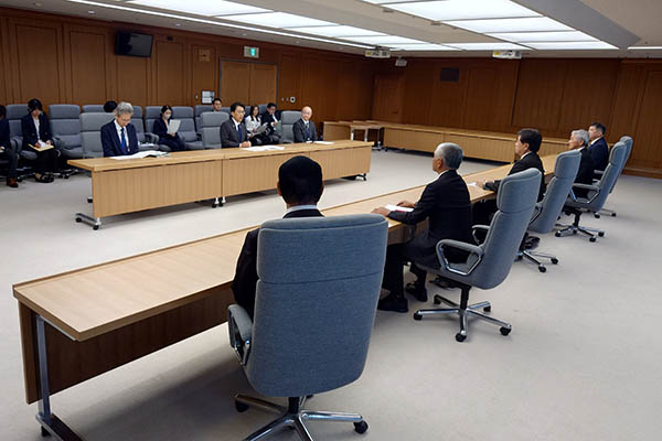 北部地区軍用地等地主会長協議会等からの表敬
