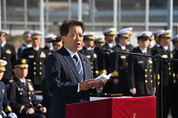 海上自衛隊佐世保地区視察及び「はるさめ」帰国行事