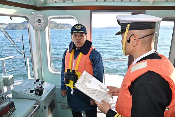 海上自衛隊佐世保地区視察及び「はるさめ」帰国行事