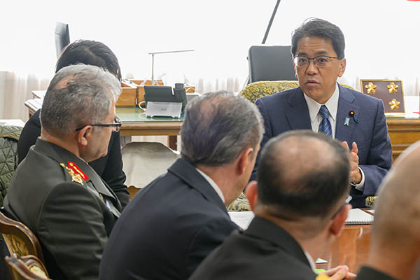 トルコ陸軍司令官による宮﨑副大臣表敬