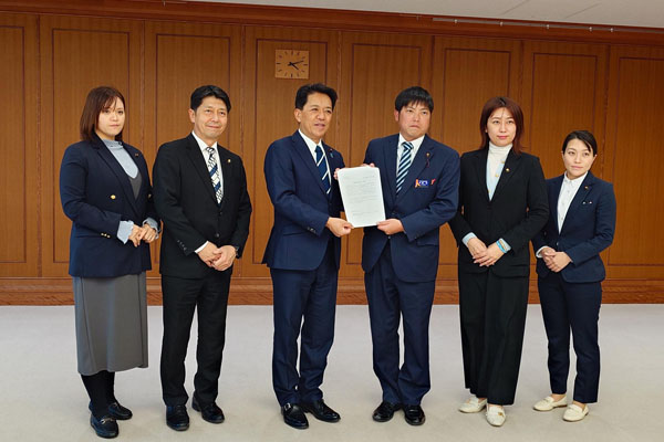 沖縄県浦添市議会議員からの要請