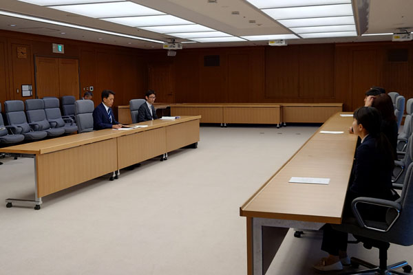 沖縄県浦添市議会議員からの要請