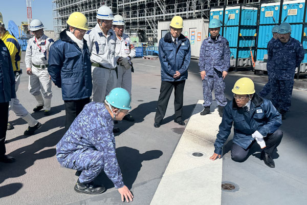 企業視察