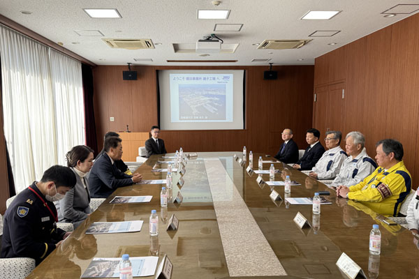 企業視察