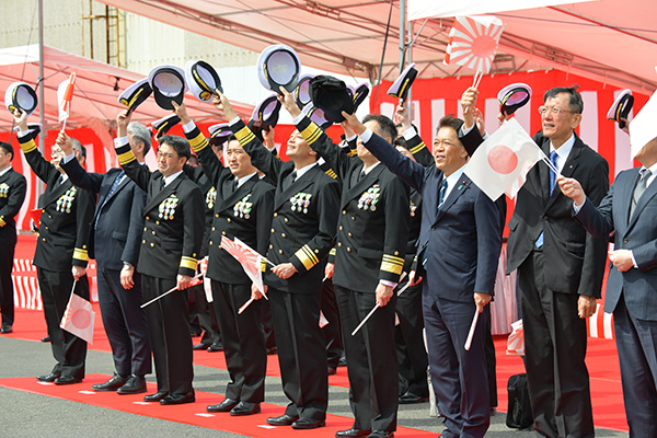 音響測定艦「びんご」引渡式・自衛艦旗授与式