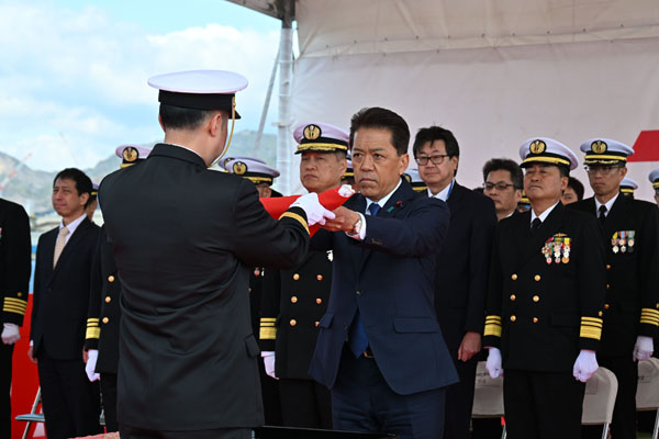 潜水艦「ちょうげい」引渡式・自衛艦旗授与式