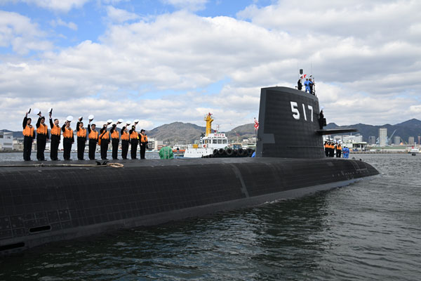 潜水艦「ちょうげい」引渡式・自衛艦旗授与式