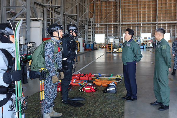 航空自衛隊新潟地区視察