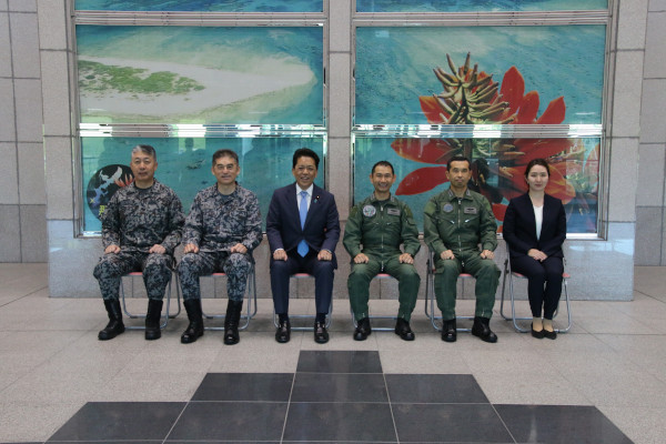 那覇基地視察