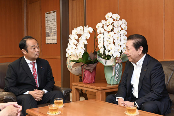 沖縄県沖縄市長からの表敬