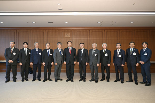 防衛省全国情報施設協議会からの表敬