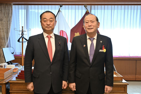 沖縄県宜野湾市長からの表敬