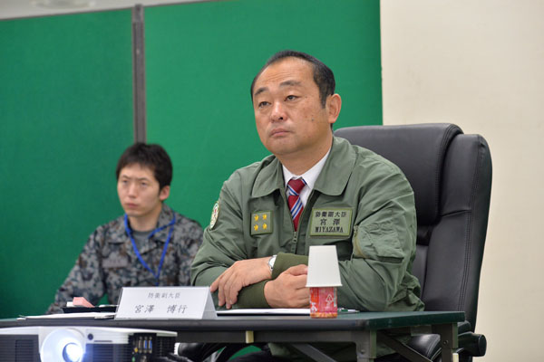 日米豪共同指揮所演習（ＹＳ－８５）の視察