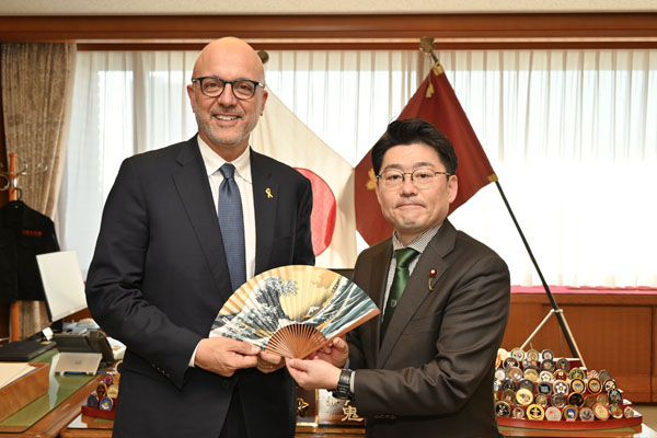 ドイチュ米ユダヤ人委員会理事長の鬼木防衛副大臣表敬