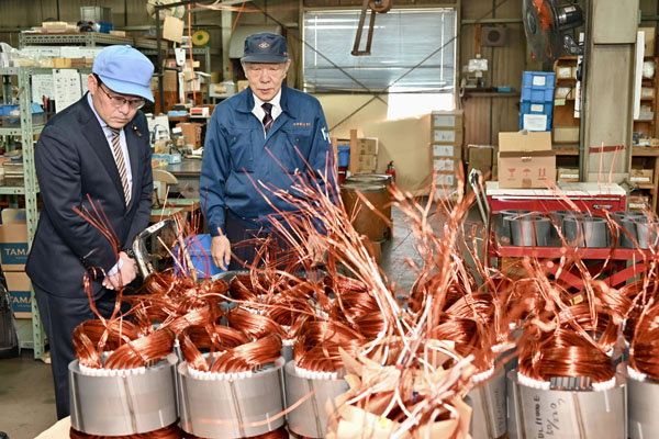 企業視察