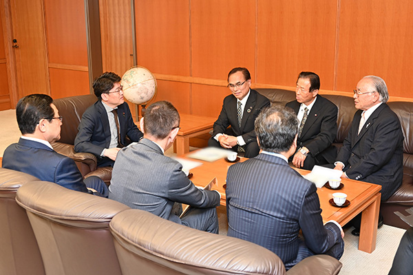 鹿児島県志布志市長及び同市議会副議長等からの要請