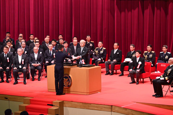 防衛大学校入校式への出席