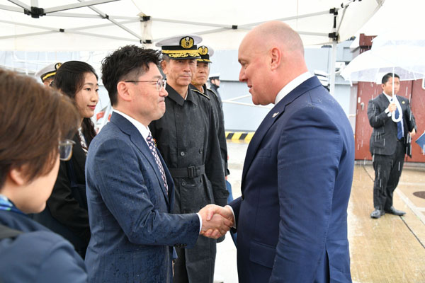 ニュージーランド首相による横須賀基地視察