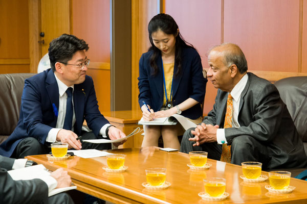 カレ国連活動支援担当事務次長による鬼木副大臣表敬