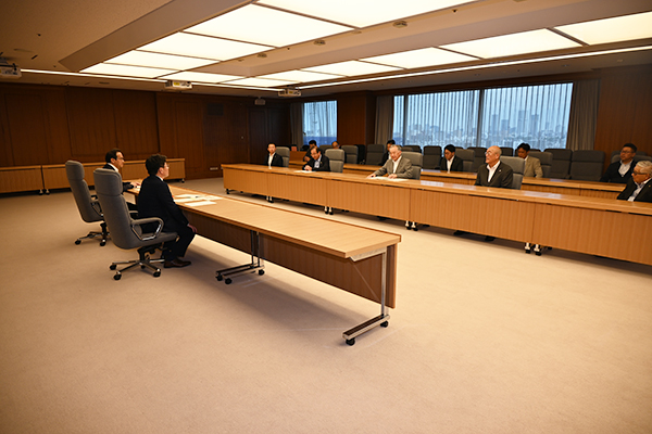青森県むつ市議会からの要請