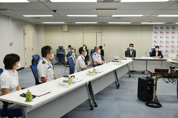 自衛隊東京大規模接種会場の視察