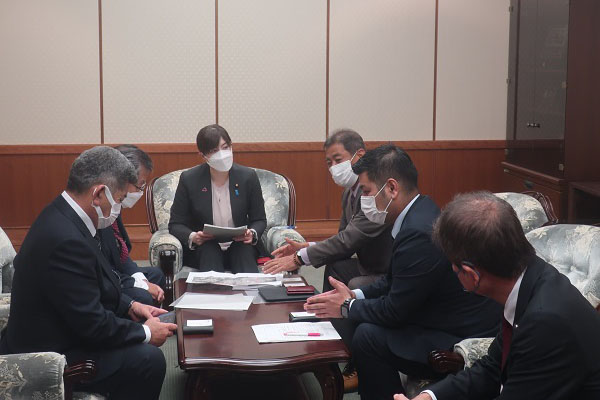 沖縄県北谷町議会議員からの要請