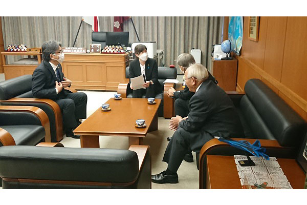福岡県築上町議会基地対策特別委員会等からの表敬