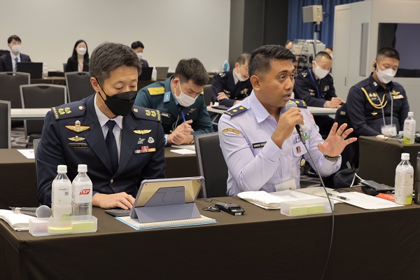 ASEANの空軍士官らによる小野田防衛大臣政務官表敬
