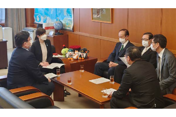 青森県三沢市長等からの要請