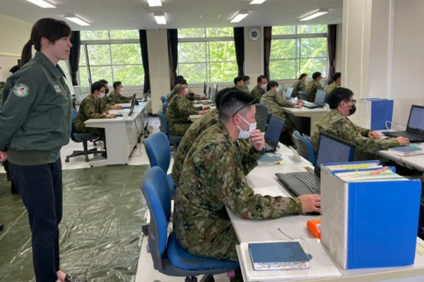 部隊視察