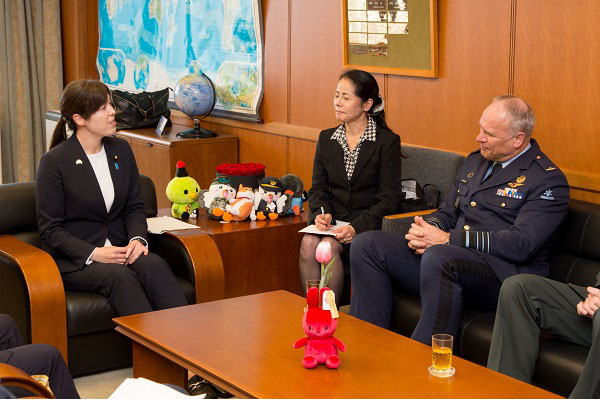 エイヘルセイム蘭国防軍参謀総長による小野田防衛大臣政務官表敬