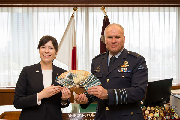 エイヘルセイム蘭国防軍参謀総長による小野田防衛大臣政務官表敬