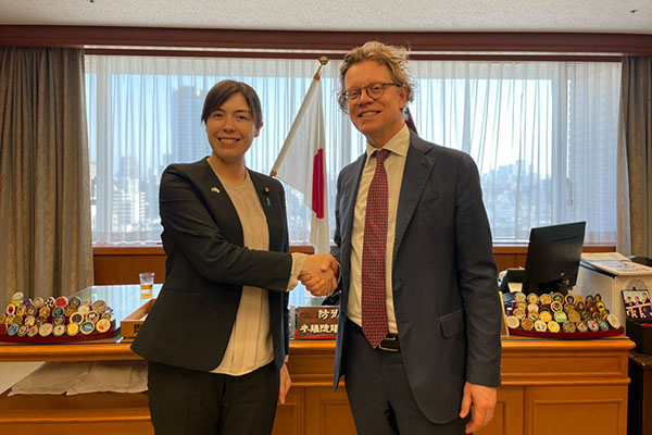 ヘーグベリ駐日スウェーデン大使による小野田防衛大臣政務官表敬