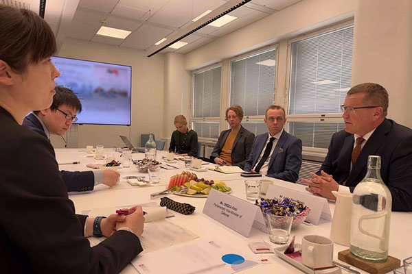 小野田防衛大臣政務官のオランダ王国、スウェーデン王国及びフィンランド共和国訪問