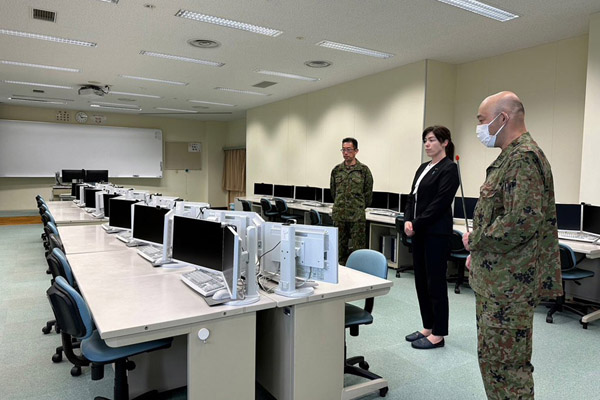 陸上自衛隊高等工科学校の視察