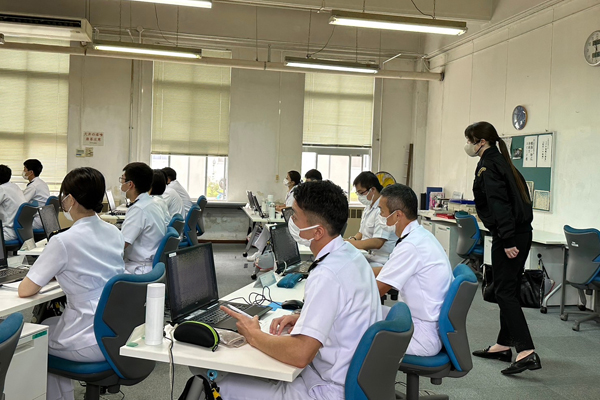 部隊視察