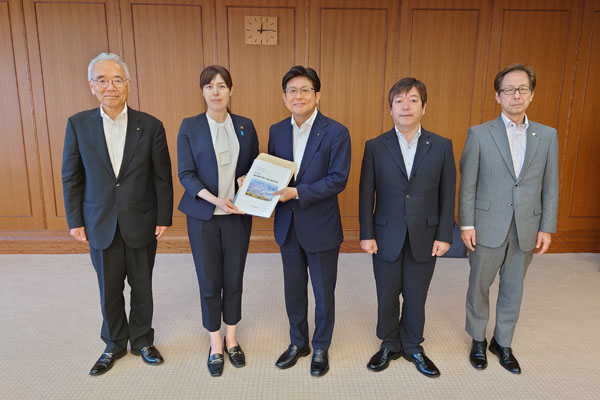 長崎県佐世保市長及び同市議会議長等からの表敬