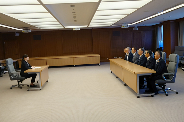 陸上自衛隊日本原駐屯地充実期成会からの表敬