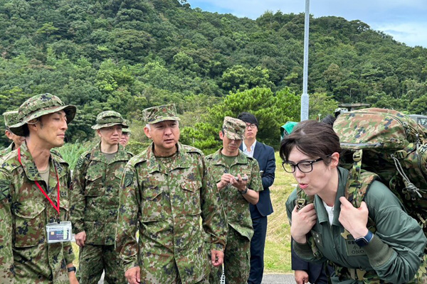 部隊視察
