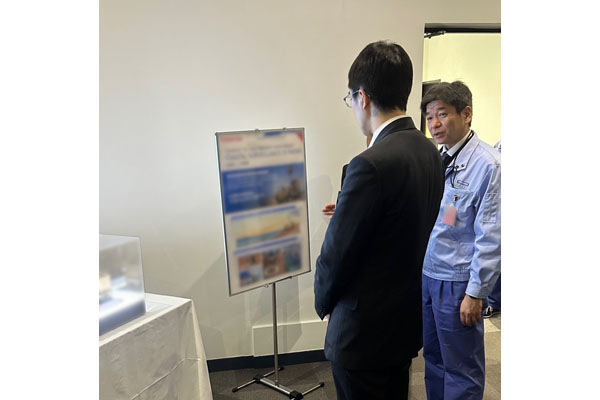 企業視察