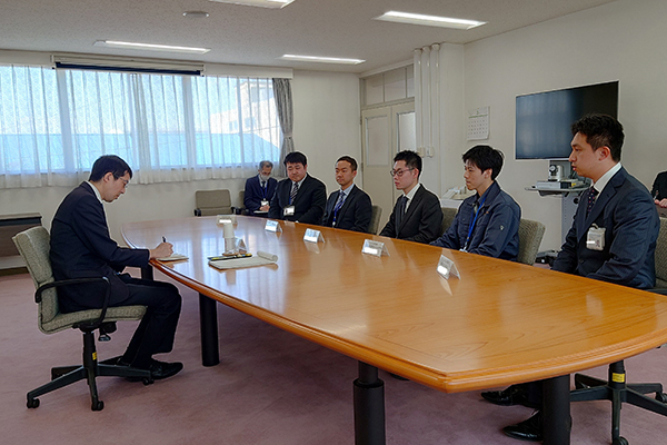 防衛装備庁航空装備研究所・陸上装備研究所の視察