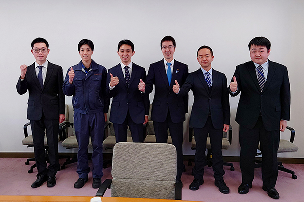 防衛装備庁航空装備研究所・陸上装備研究所の視察