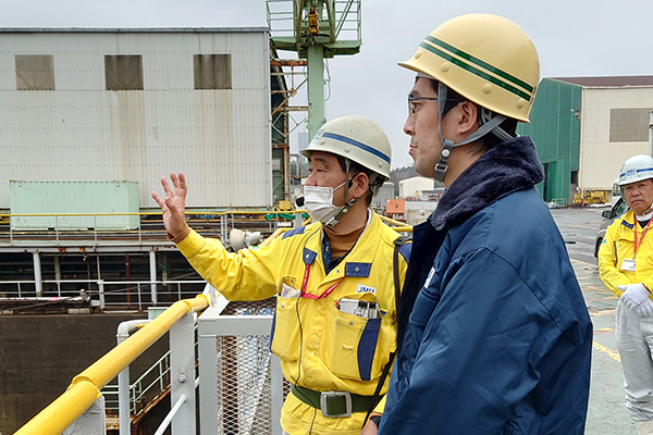 企業視察